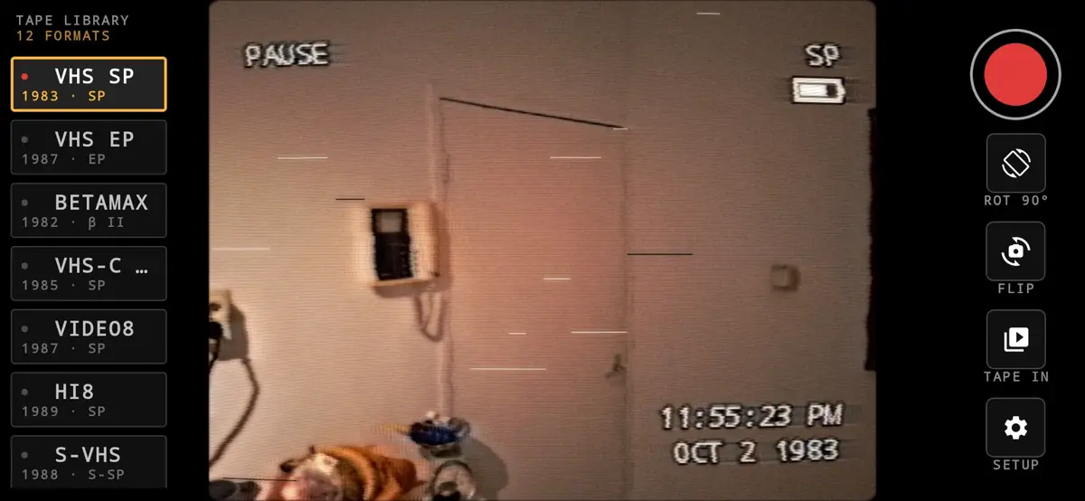 The VHS-88 viewfinder recording as VHS standard play, with the tape library on the left and the record button on the right.